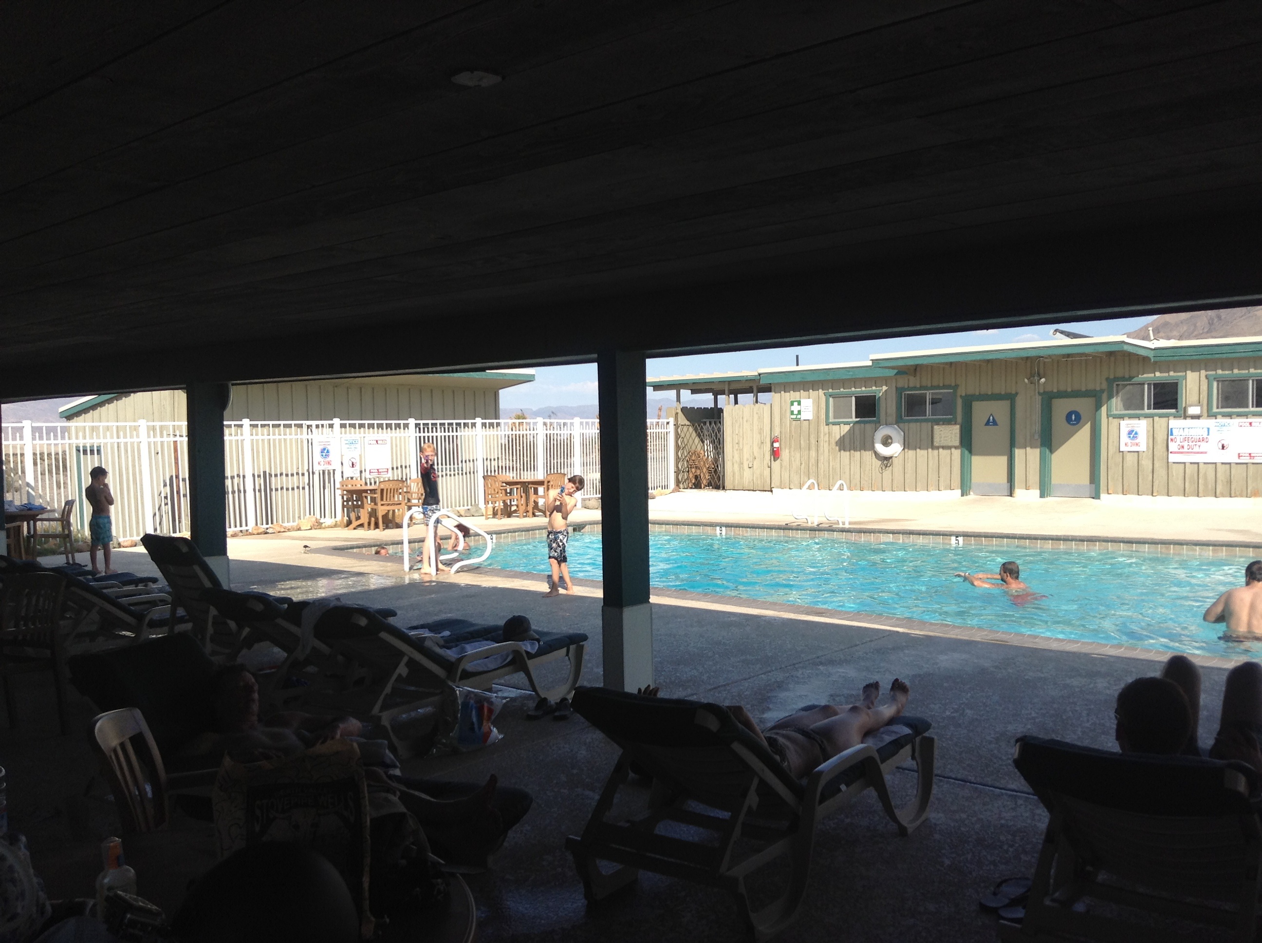 Zwemmen in Death Valley